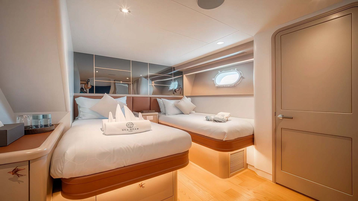 Аренда мега яхты Sea Bear Westport 130 на Пхукете